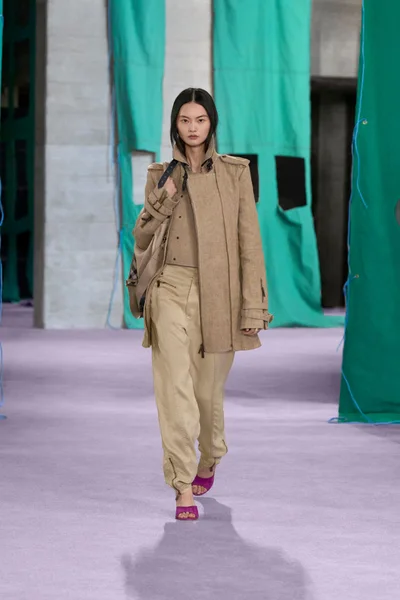 Look 30